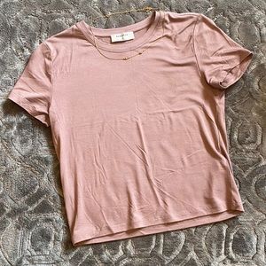 The perfect t-shirt. Slightly cropped, mauve color
